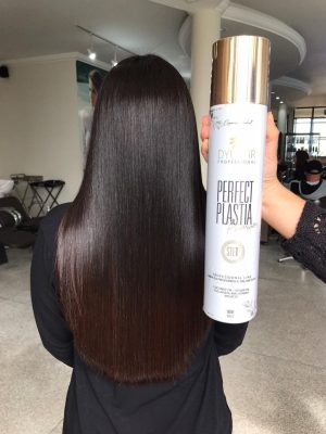 Cabelo Limpo e Hidratado com o Shampoo Anti Resíduo Premium Perfect Plastia