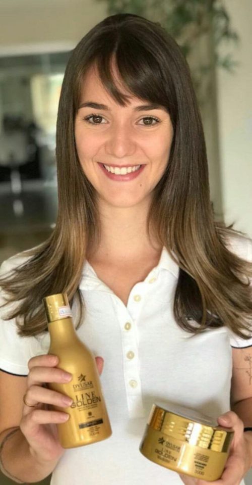 Condicionador de Hidratação Ouro Dyusar Cosméticos 300ml mulher com cabelos longos lisos